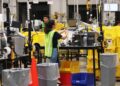 Sugieren a Biden mandar recursos a empleados mexicanos y mejorar su organización