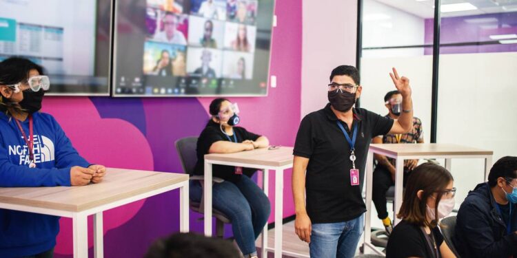 Teleperformance, tecnología que impulsa el consumo local