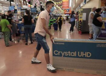 Tiendas de autoservicio suman ingresos por 1.18 billones de pesos: SAT