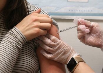 UNAM convoca a alumnos de medicina a participar en brigadas de vacunación contra Covid-19