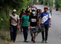 Caravana migrante descansa en Guatemala antes de partir hacia México  - Noticias, Deportes, Gossip, Columnas