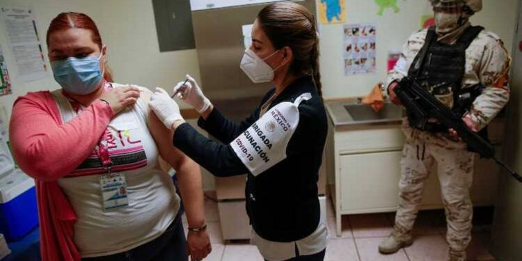 Coparmex ofrece vacunar a 11 millones de personas por mes - Noticias, Deportes, Gossip, Columnas