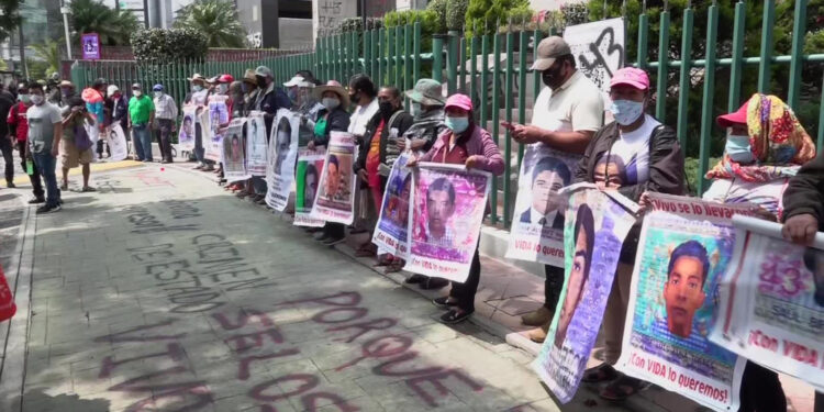 Denunciarán a persona que filtró testimonio de Ayotzinapa