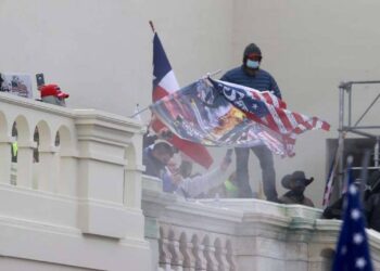 Dow Jones cierra con récord mientras Congreso es invadido por manifestantes pro Trump - Noticias, Deportes, Gossip, Columnas