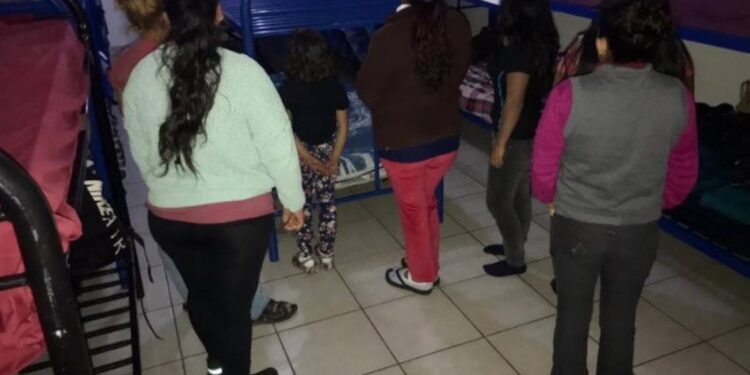 Hondureños esperan por asilo - Noticias, Deportes, Gossip, Columnas