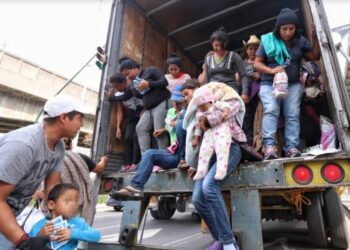 Llegada de Biden reactiva negocio de “polleros” con migrantes - Noticias, Deportes, Gossip, Columnas