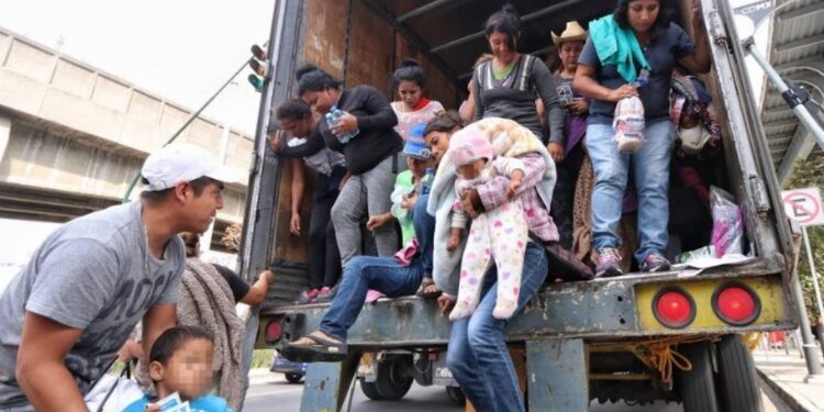 Llegada de Biden reactiva negocio de “polleros” con migrantes - Noticias, Deportes, Gossip, Columnas