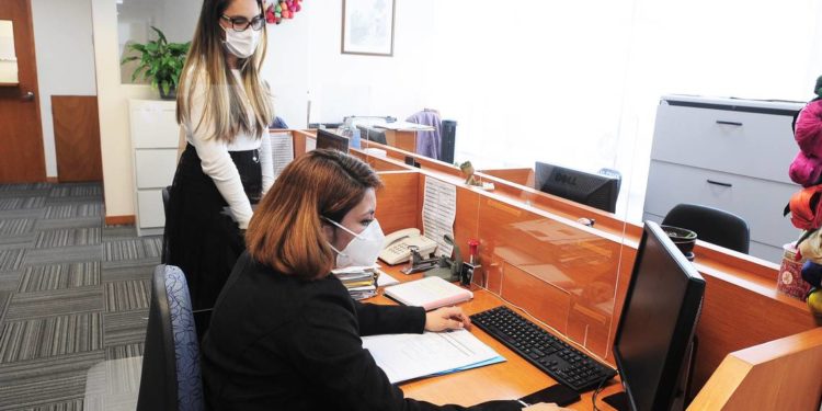 Mujeres pierden 20 años de equidad laboral por la pandemia - Noticias, Deportes, Gossip, Columnas