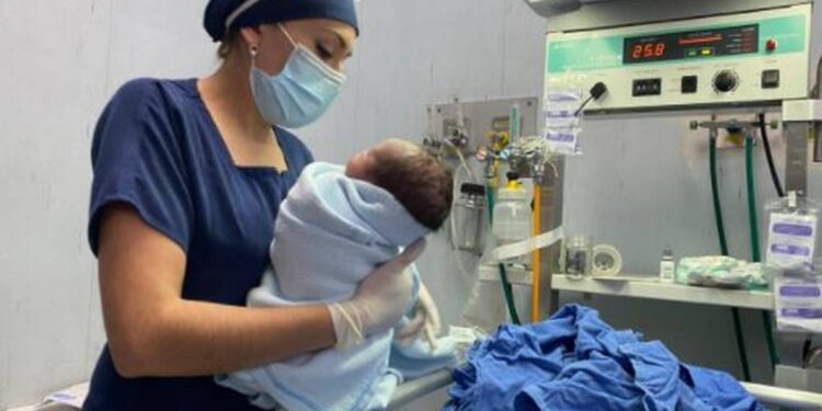 Nace Daniel Emiliano, el primer bebé del IMSS en 2021 - Noticias, Deportes, Gossip, Columnas