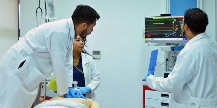Universidades analizarán regreso de 50 internos a hospitales - Noticias, Deportes, Gossip, Columnas