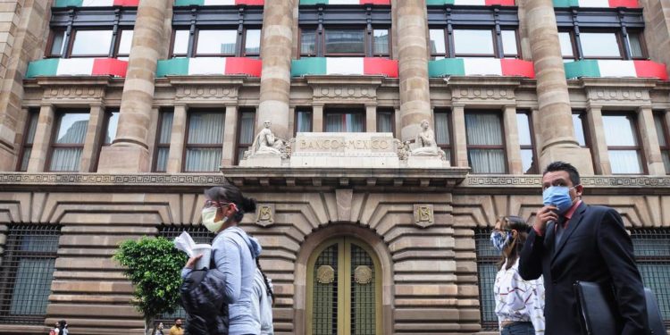 Banxico sugiere abrir cuentas a migrantes - Noticias, Deportes, Gossip, Columnas