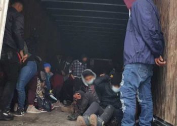 En NL rescatan a 103 migrantes ocultos en camión de carga - Noticias, Deportes, Gossip, Columnas
