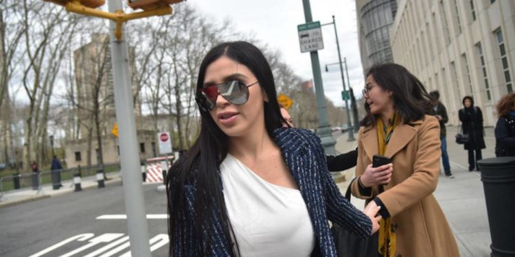 Esposa de El Chapo se entregó a las autoridades de EU: ViceNews - Noticias, Deportes, Gossip, Columnas