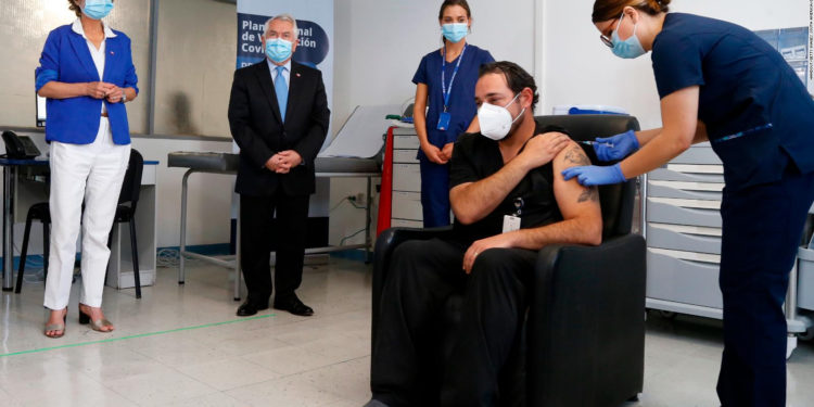 México, último en vacunación entre norteamericanos