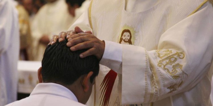 Suman 154 sacerdotes muertos por Covid-19 - Noticias, Deportes, Gossip, Columnas