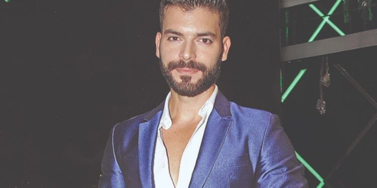 Famosos celebran a distancia a mamá