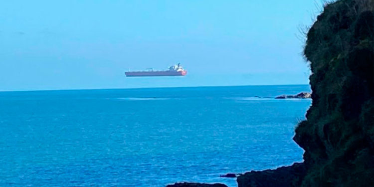 Barco flotante