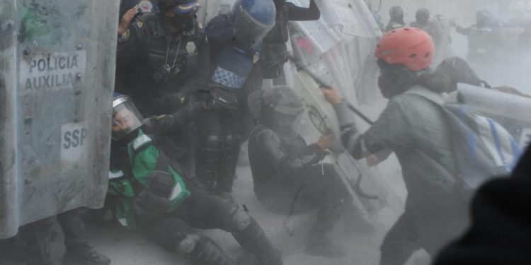 CNDH pide investigar y sancionar agresiones contra periodistas en marcha 8M - Noticias, Deportes, Gossip, Columnas