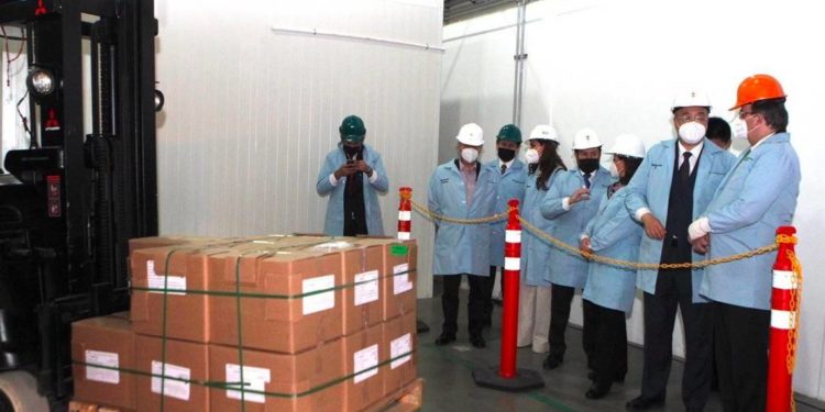 Cancillería da banderazo a primer embarque de vacunas envasadas en México por CanSino - Noticias, Deportes, Gossip, Columnas