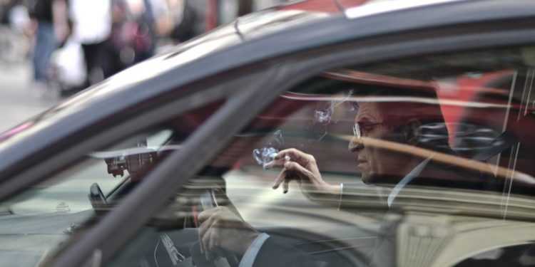 Despídete de fumar dentro de autos particulares; Morena alista prohibición - Noticias, Deportes, Gossip, Columnas