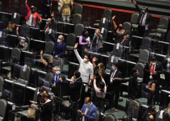 Diputados de Morena van por restringir actividades de ministros y amparos - Noticias, Deportes, Gossip, Columnas