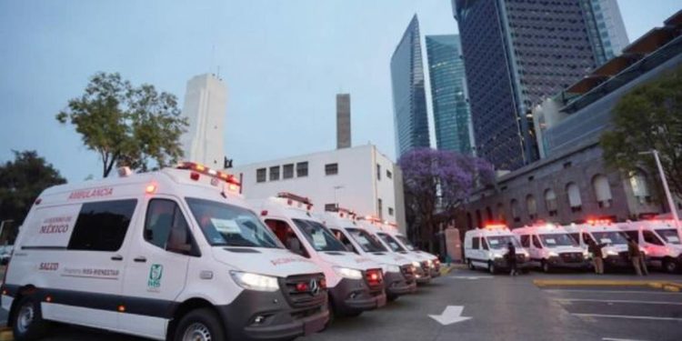 Entregan 24 de 80 ambulancias adquiridas con aguinaldo de funcionarios: AMLO - Noticias, Deportes, Gossip, Columnas