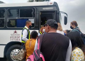 Evacuados regresan a casa mientras avanza control de incendio en la Sierra de Santiago - Noticias, Deportes, Gossip, Columnas