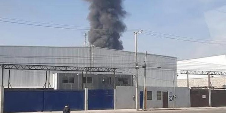 Incendio consume nave industrial en Tultitlán - Noticias, Deportes, Gossip, Columnas