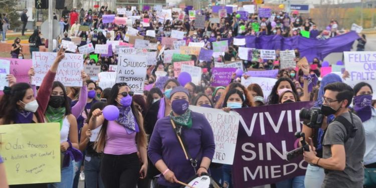 Más de mil mujeres participan en caravana feminista de Chihuahua - Noticias, Deportes, Gossip, Columnas