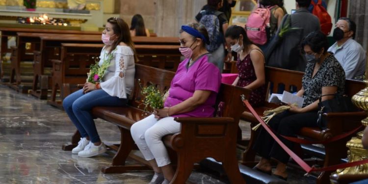 Mexicanos inician la Semana Santa con un Domingo de Ramos híbrido - Noticias, Deportes, Gossip, Columnas