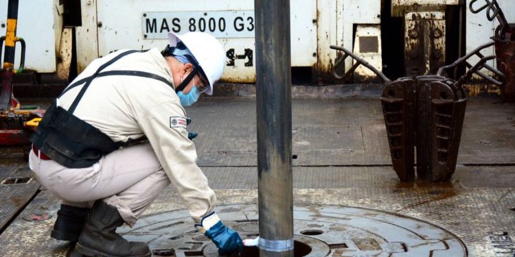 Presionan proveedores a Pemex, debe pagarles 25 mil mdp en abril - Noticias, Deportes, Gossip, Columnas