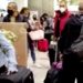 ¿Y la sana distancia? Viajeros abarrotan el aeropuerto de la CDMX