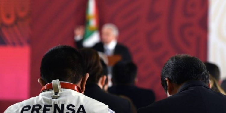 AMLO, entre los que más hostigan a la prensa: SIP - El Sol de México