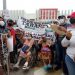 Afectados por las lluvias en Tabasco toman sede de Bienestar - El Sol de México