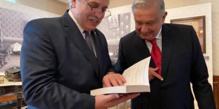 Ánimo compañero: AMLO desea pronta recuperación a Alberto Fernández