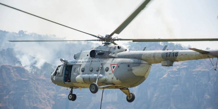 Apoyo aéreo llega a cerros de Tepoztlán para sofocar incendios - El Sol de México