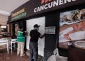 Clausuran en Cancún bar "Las de Guanatos",
donde quemaron el rostro de una turista - El Sol de México