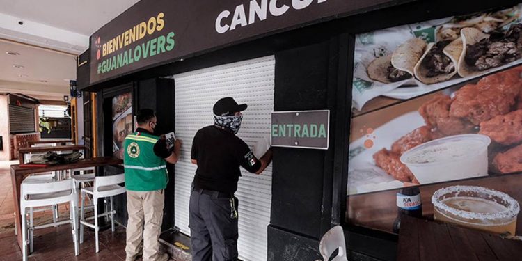 Clausuran en Cancún bar "Las de Guanatos",
donde quemaron el rostro de una turista - El Sol de México