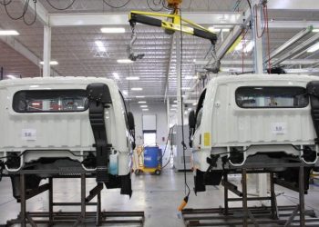 Comercialización de vehículos pesados acelera en marzo - El Sol de México