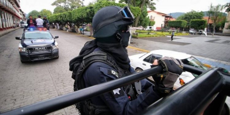 Cuidan 200 policías a seis candidatos a gobernador en Michoacán - El Sol de México