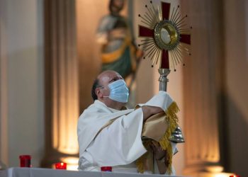 Encabeza nuncio Coppola misa por la paz en Apatzingán - El Sol de México