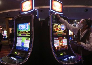 Grupo Caliente acusa al gobierno de BC de orquestar campaña negra contra Hank Rhon - El Sol de México