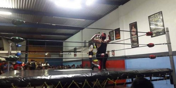 Luchadores de Veracruz pierden pelea; venden hasta sus máscaras - El Sol de México