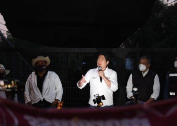 "Nos vamos a quedar hasta que el INE resuelva", dice Mario Delgado en plantón - El Sol de México