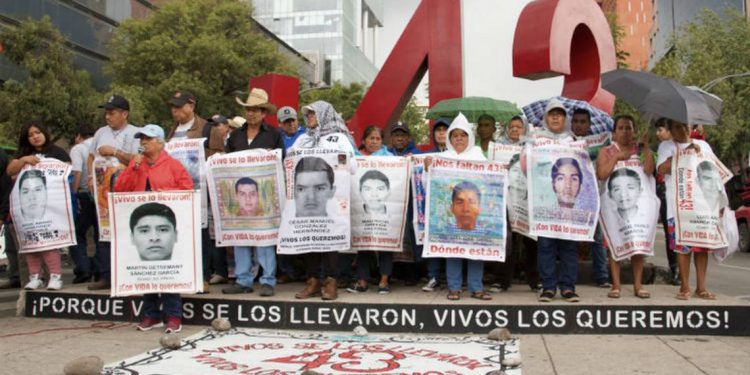 Padres de los 43 de Ayotzinapa anuncian búsqueda entre el 19 y el 23 de mayo - El Sol de México