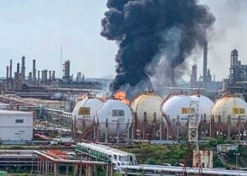 Refinería Lázaro Cárdenas, fuera de operación tras incendio - El Sol de México