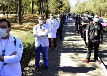 Se reducen los contagios de Covid-19 en los médicos