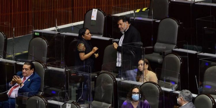 Señala PT a gobernador Silvano Aureoles de haber intimidado a diputada - El Sol de México