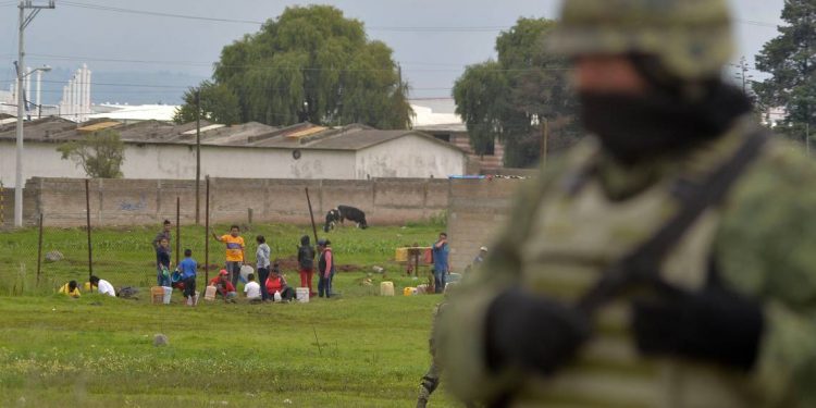 Tribunal deja sin efecto orden de captura contra teniente cercado a León Trauwitz - El Sol de México