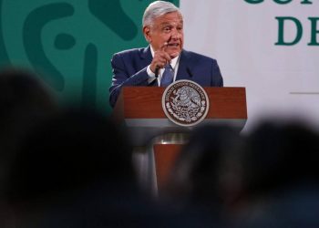 "Vacuna patito" es error o montaje, afirma AMLO - El Sol de México